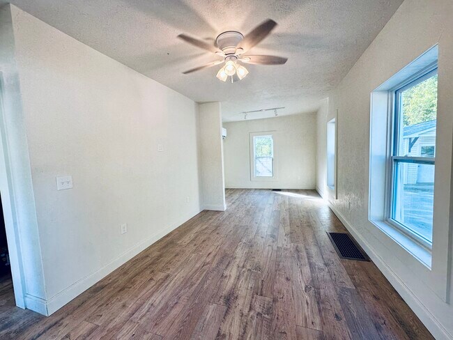 Photo - 121 S 34th St