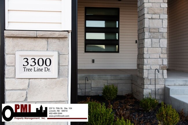 Building Photo - 5 Bedroom and 3 Bathroom House