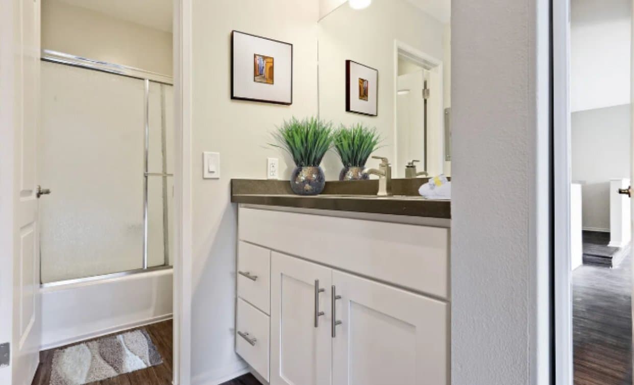 Photo - 10989 Rochester Ave Unidad 307