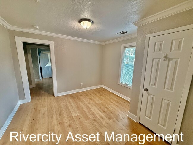 Photo - 2206 Lyon Ave