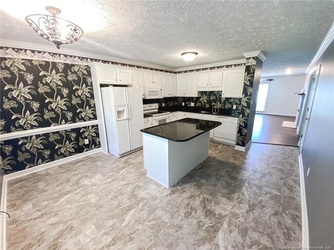 Photo - 616 Amberdale W Cir