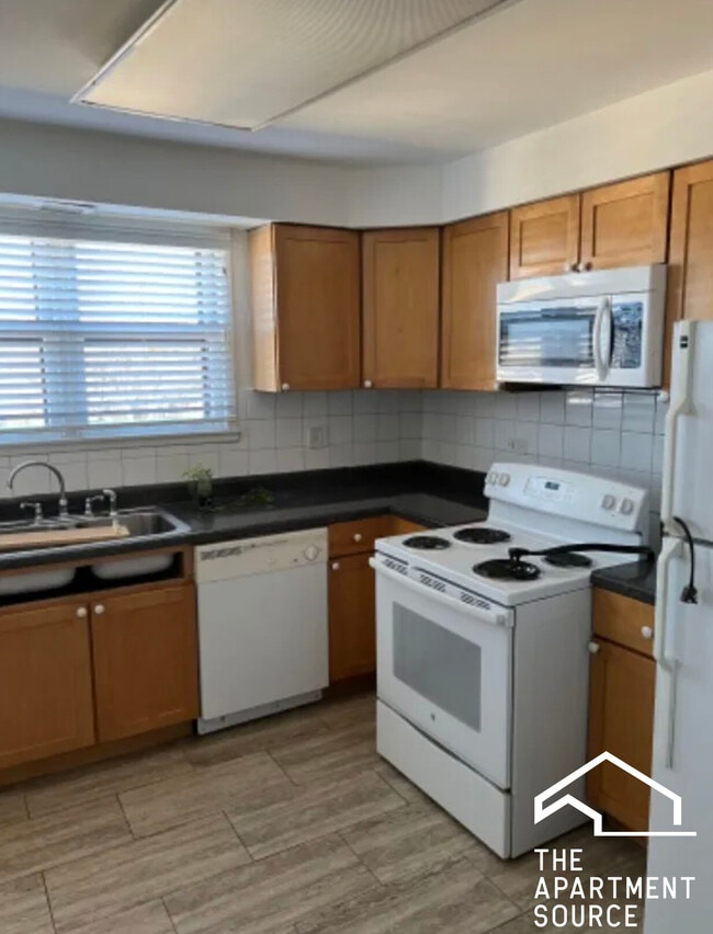 Building Photo - 8644 Skokie Blvd Unit 106