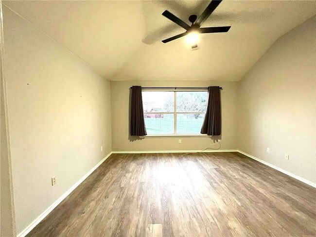 Photo - 2603 Hill Street Cove