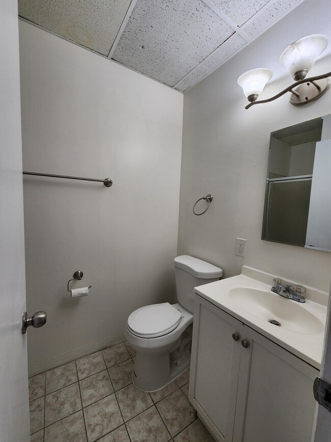 6109 Jackson St Unit 2F