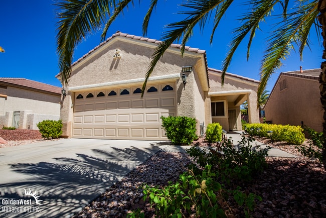 Building Photo - Charming 2Bdm 2Ba Home Located in the Desi...