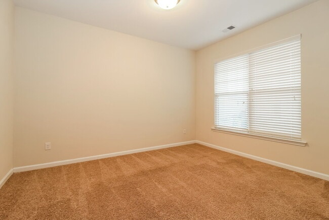 Photo - 386 Darbys Run Ct