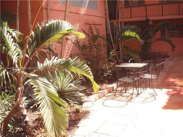 Photo - 660 Tennis Club Dr Unidad 101