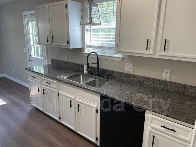 Photo - 103 Walnut Grove Cir