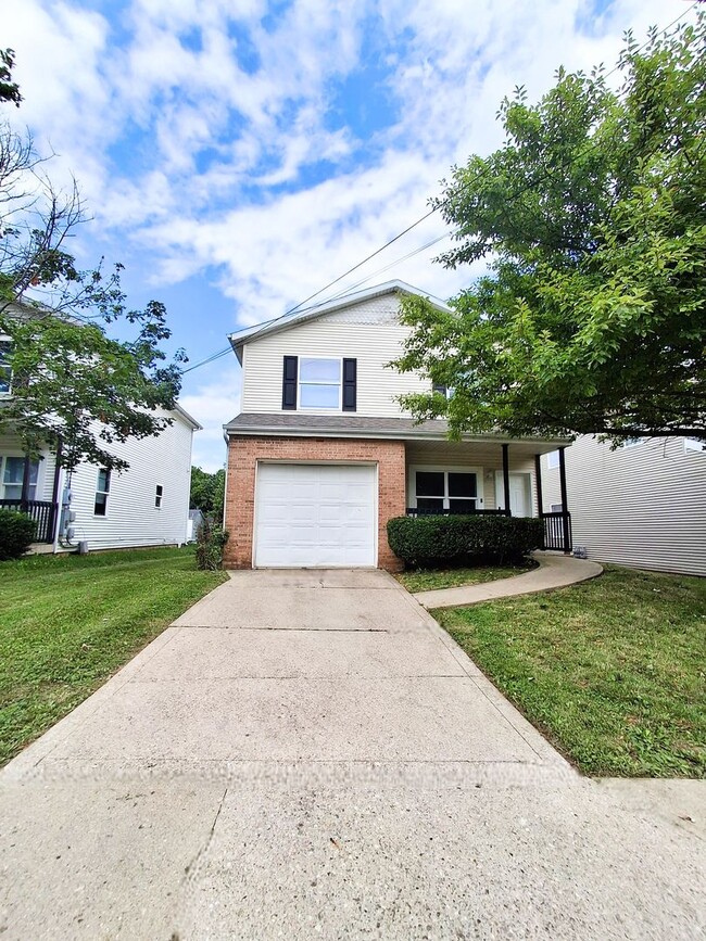 Building Photo - For Rent: Four-Bedroom, Two-Bathroom Available NOW