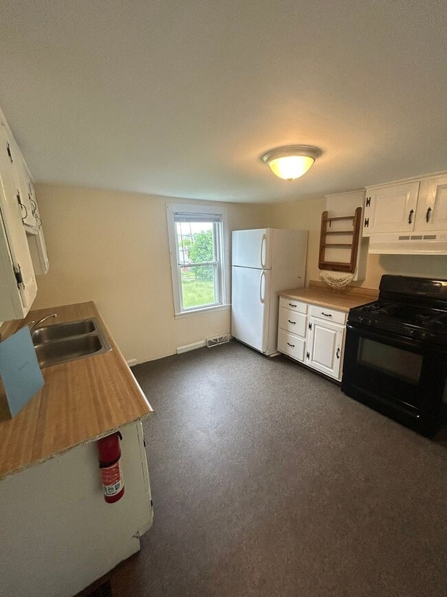 Photo - 79 Chase St Unit 79 1/2 Chase St