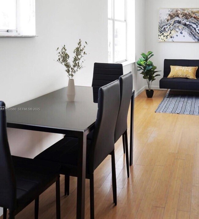 Photo - 1502 Jefferson Ave Unidad 303