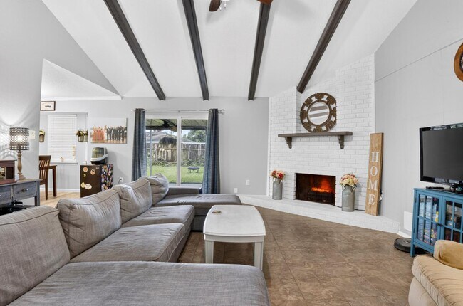 5316 Loring Dr