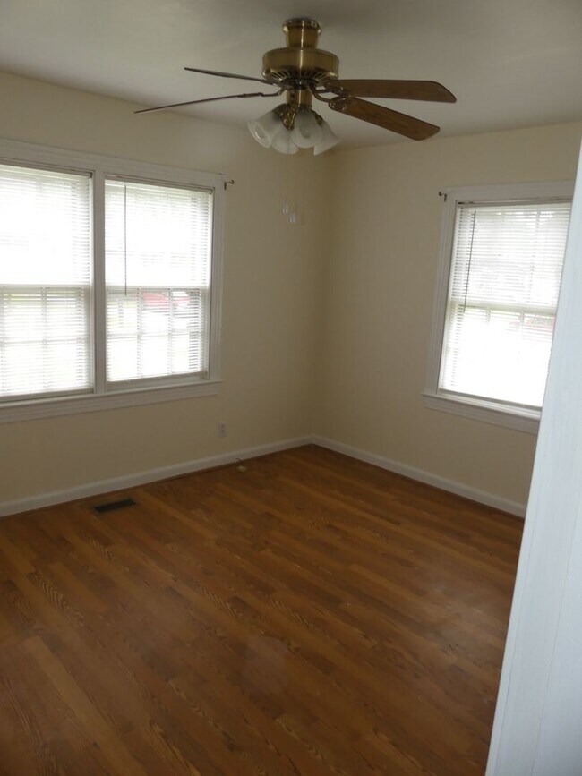 Photo - 100 Lodge Rd