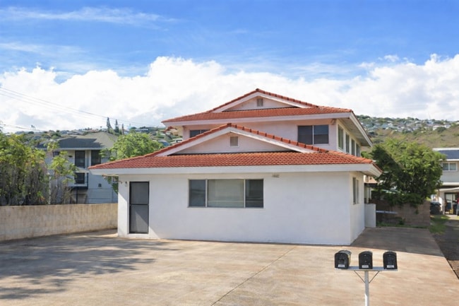 Building Photo - 3838 Keanu St Unit A Upstairs