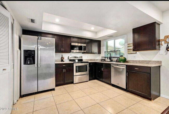 Photo - 1667 W Hazelwood St