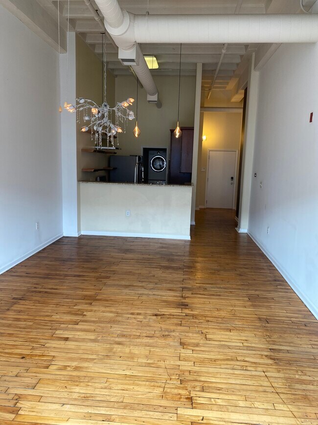 Photo - 48 E Walnut St