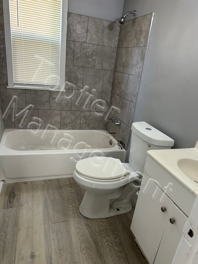 Photo - 11715 Stahelin Ave