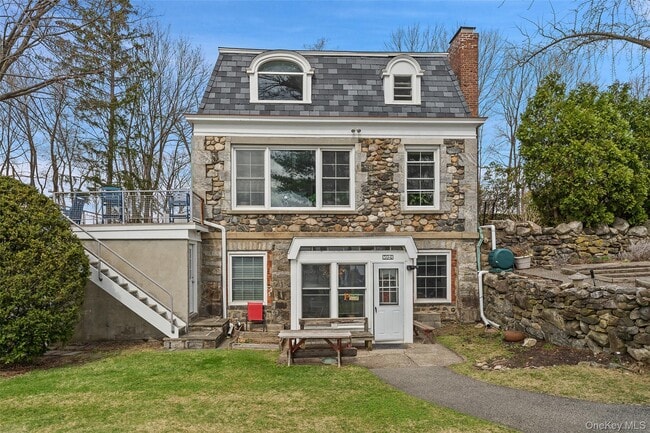 Photo - 598 N Lake Blvd