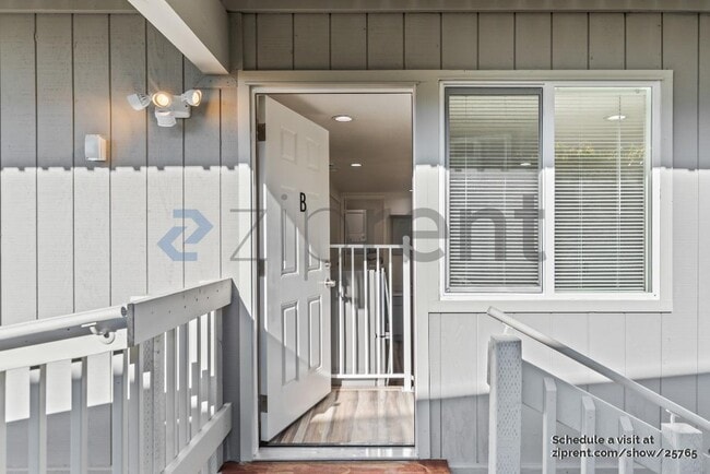 Photo - 10806 Hubbard Way