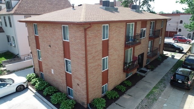 Building Photo - Dundee Place 4919 Davenport
