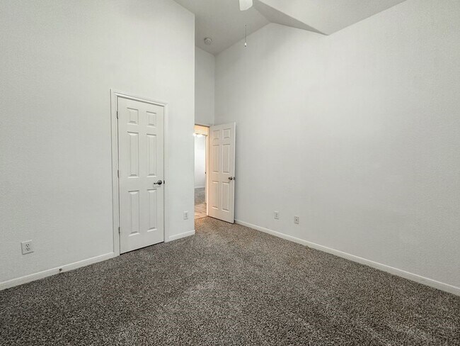 Photo - 73 E Montfair Blvd