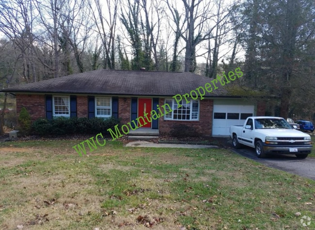 Building Photo - 374 Royal Pines Dr Rental