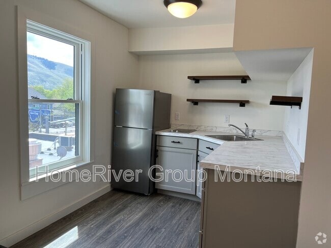 Building Photo - 508 S 3rd St W Rental