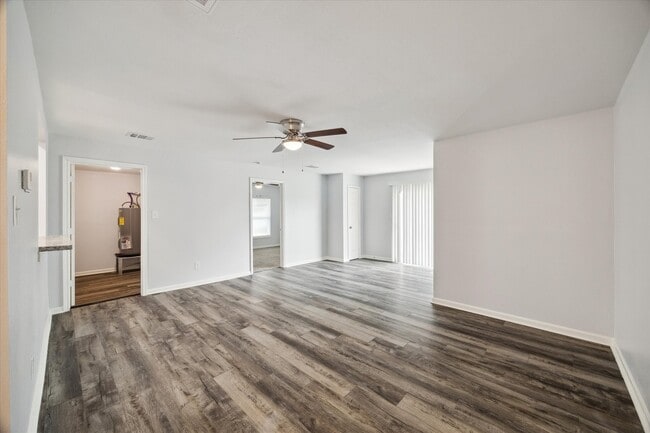 Photo - 705 Westshire Dr