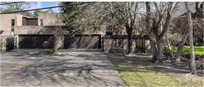 Building Photo - 4560 Bellaire Blvd Rental