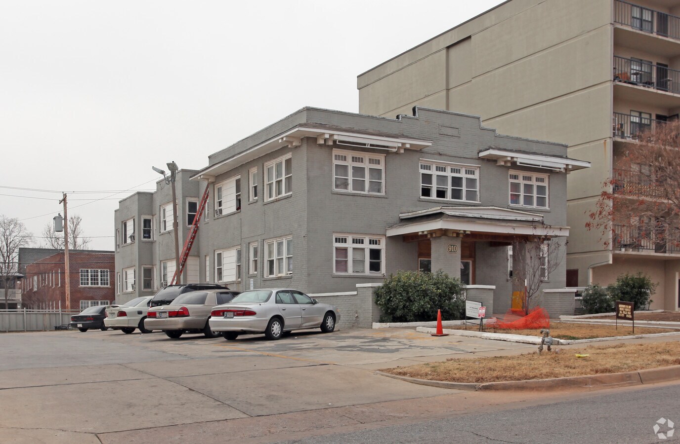 Photo - 900-913 NW 13th St Apartments