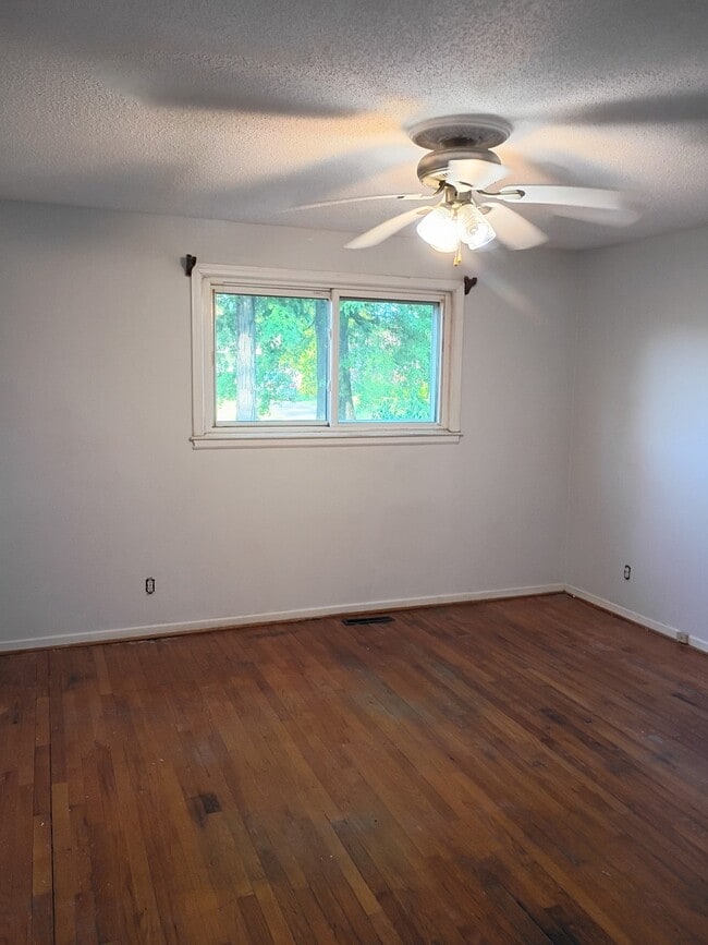 Photo - 1502 Woodhaven Rd