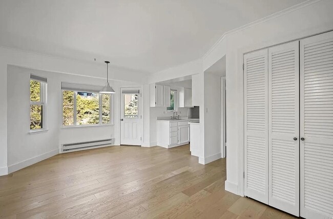 Photo - 120 Seminary Dr