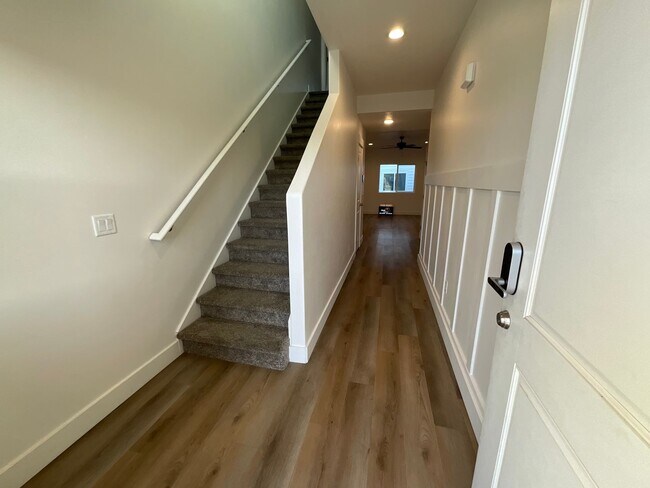 Photo - 3 bedroom 2.5 Bath Townhouse