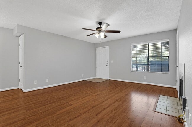 Photo - 1/1 Condo in Gated Lakefront Community ~ Laminate Flooring and Brand-New SS Appliances!! Unit 206