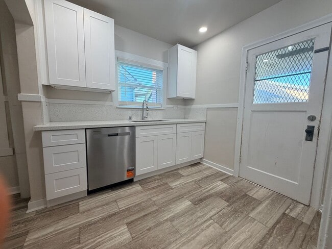 Photo - 153 18th Ave