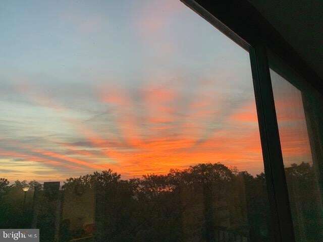 Building Photo - 5903 Mt Eagle Dr Unit 802