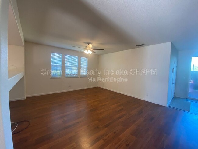 Photo - 297 Emory Oak Pl