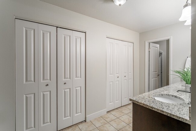 Photo - 781 N Valley View Dr