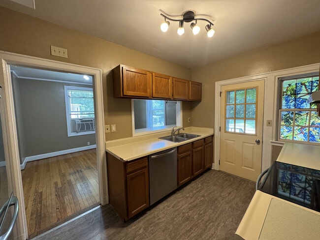 Photo - 712 Pacesetter Dr