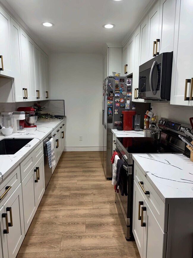 Cocina - 1344 N Martel Ave Unidad 105