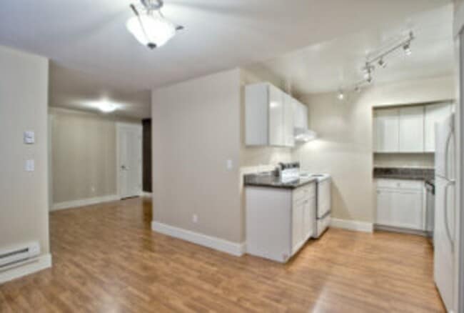 Building Photo - 15536 Shoreline Unit 15538A Rental