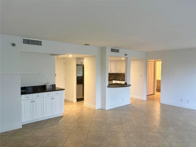 Building Photo - 2025 Brickell Ave Unit 605 Rental