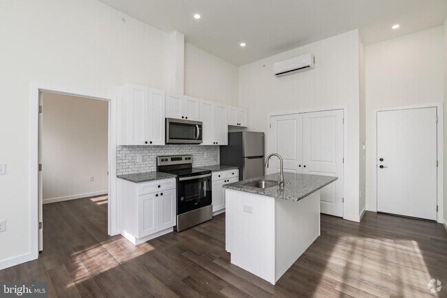 Building Photo - 5303 Chester Ave Unit 202 Rental