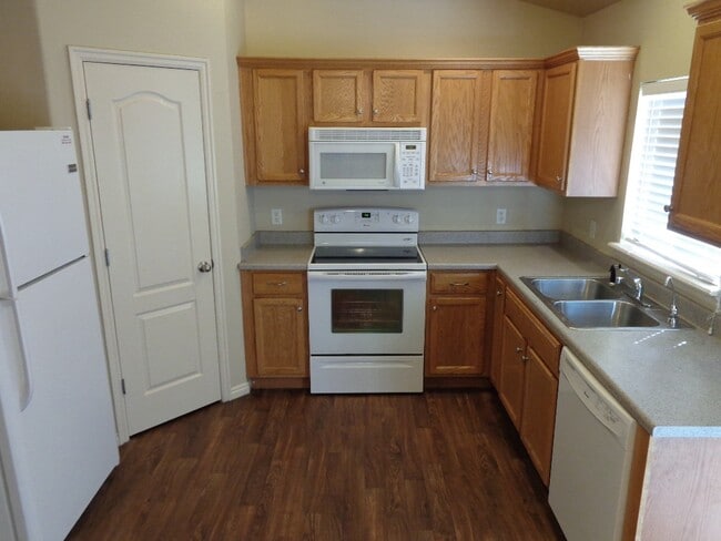 Photo - 2022 Juniper Dr