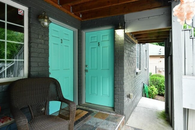 Building Photo - 210 Sampson St NE Unit 5