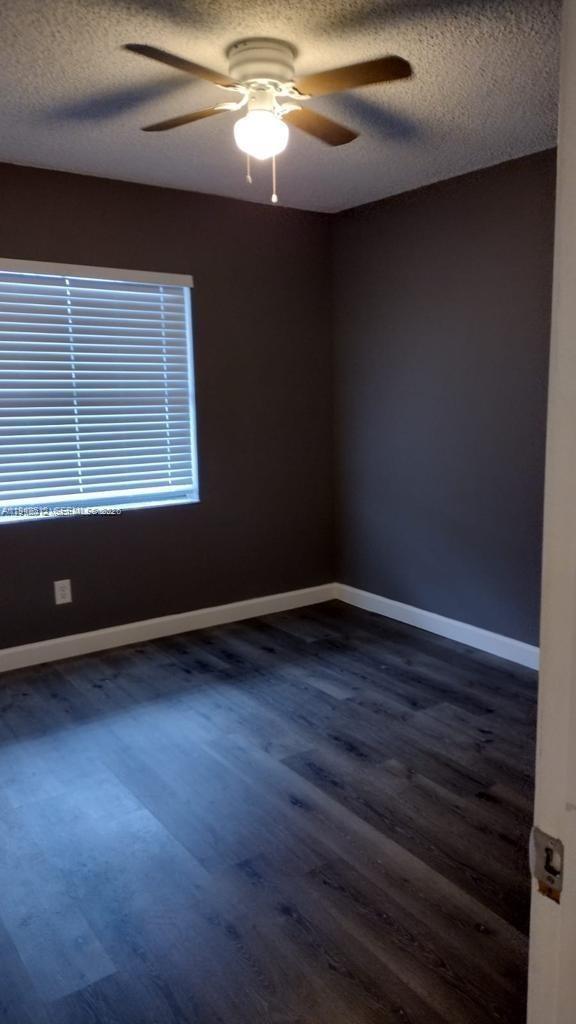 Photo - 617 Ixoria Ave Unit 12