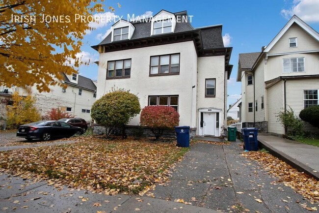 Building Photo - 608 Niagara St Unit Lower