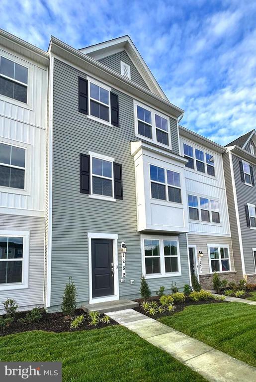 Photo - 1252 Cedar Vly Rd Townhome