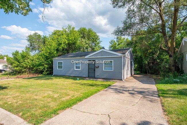 Photo - 5649 E 13th Pl
