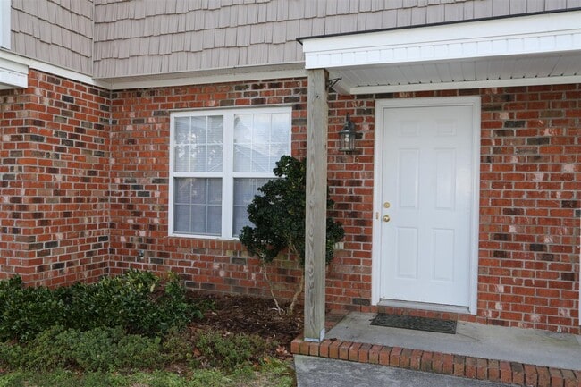 Photo - 103 W Ivybridge Dr